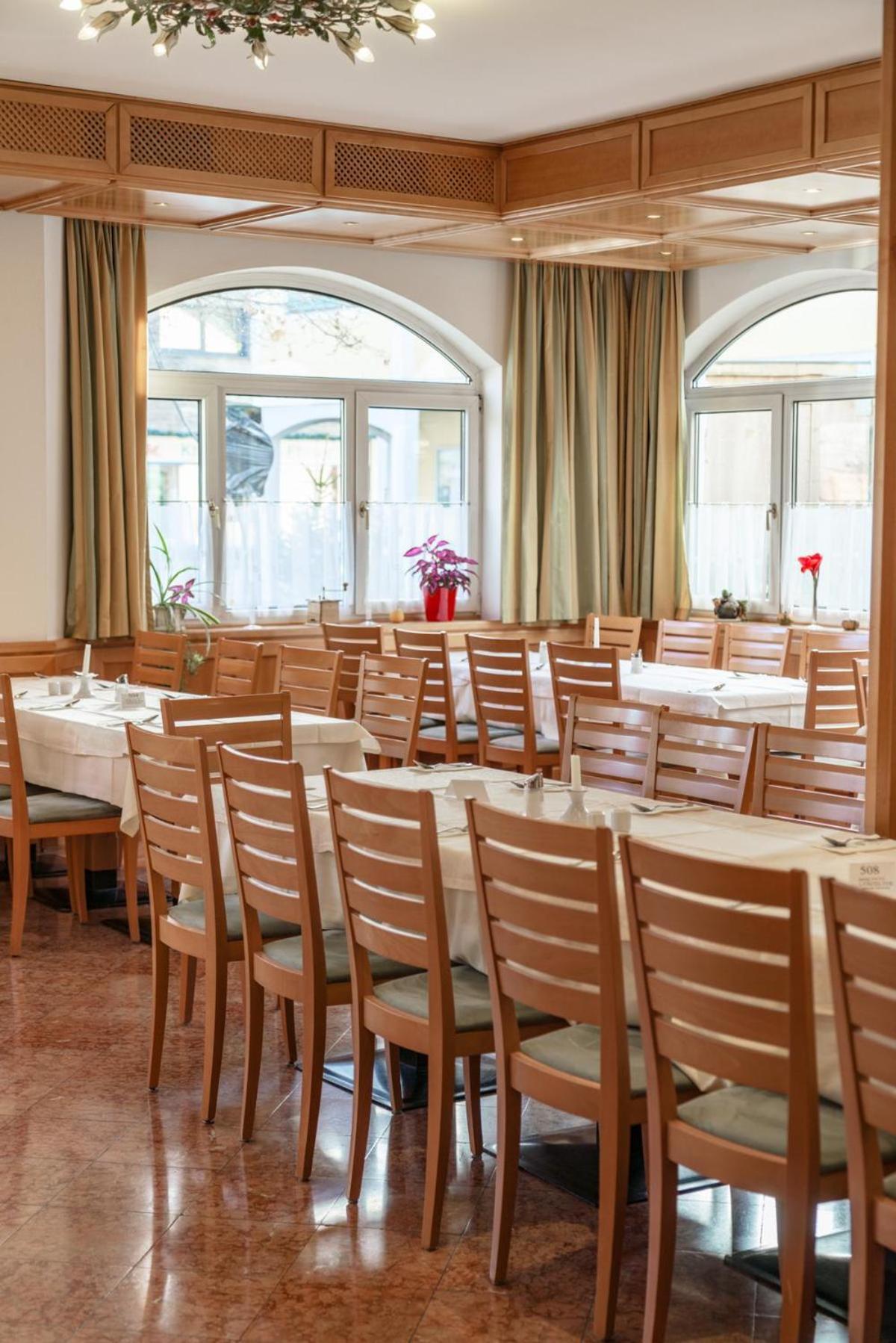 Hotel Restaurant Lebzelter อัลเทนมาร์คท์ อิม พองเงา ภายนอก รูปภาพ